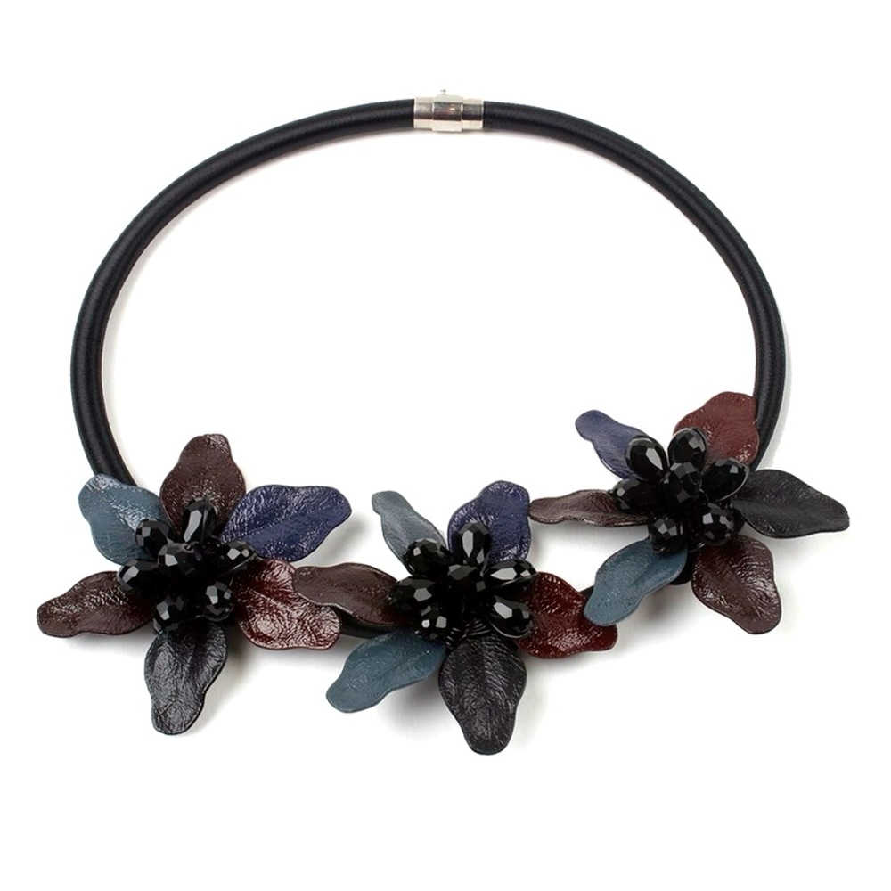 Statement necklace
